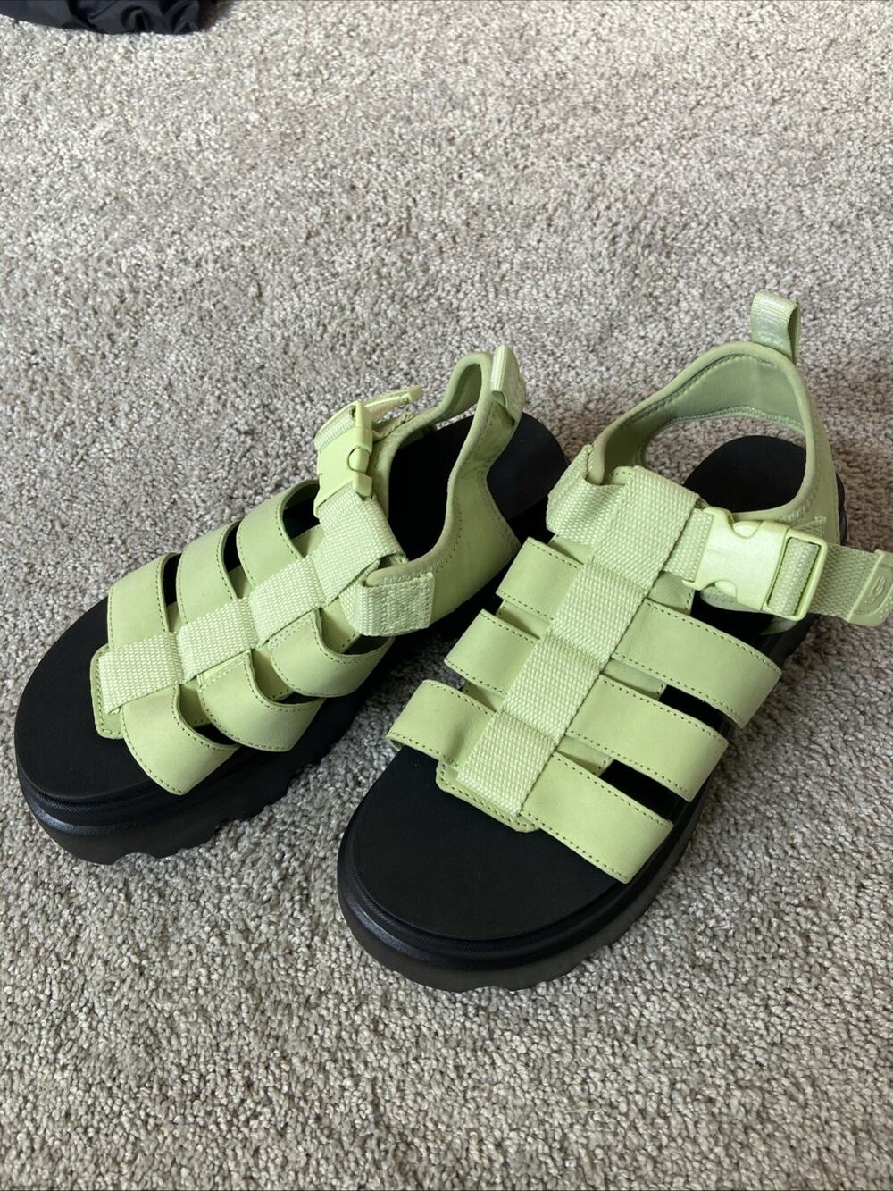 Ugg Women Green Solid Leather Gladiator Sandals Mid Heel Shoes Size 8.5